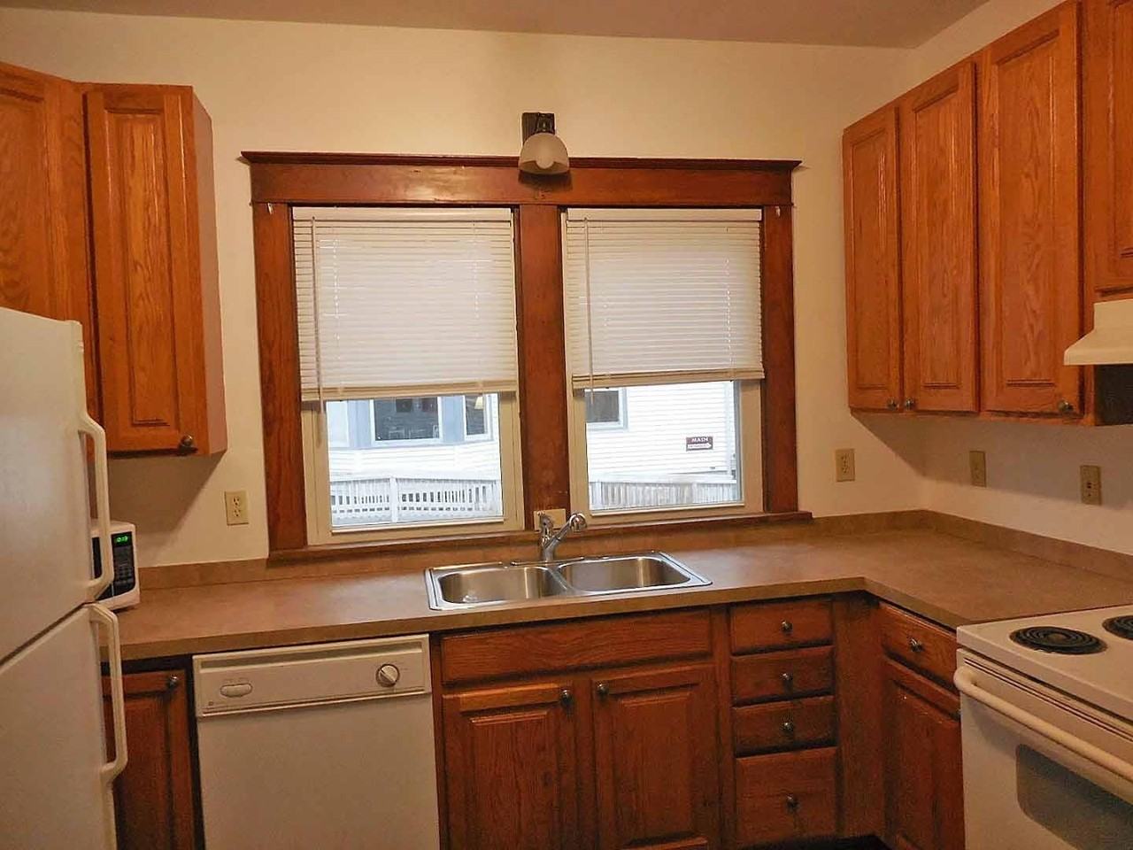 212 W Michigan Ave - Photo 4 of 18