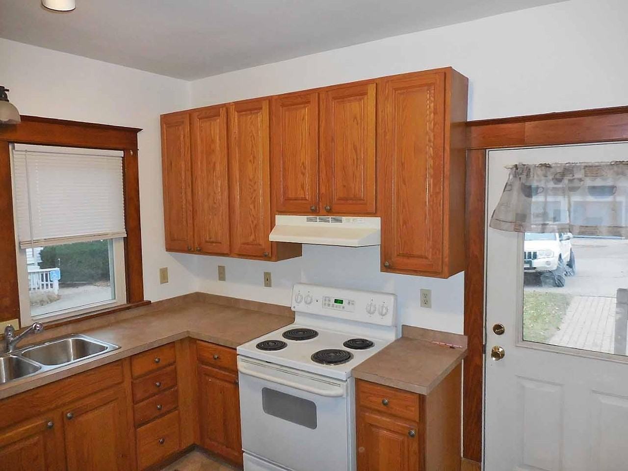 212 W Michigan Ave - Photo 5 of 18