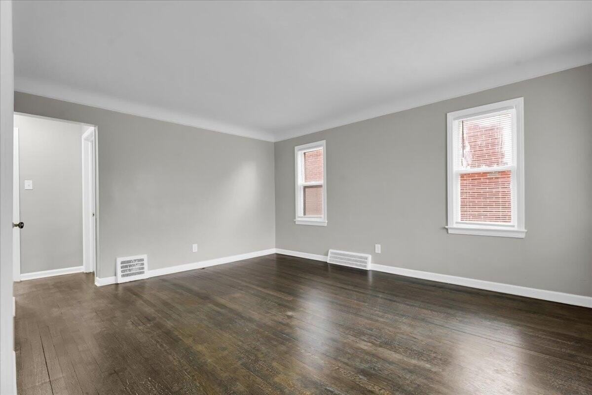 11235 Portlance St - Photo 4 of 22