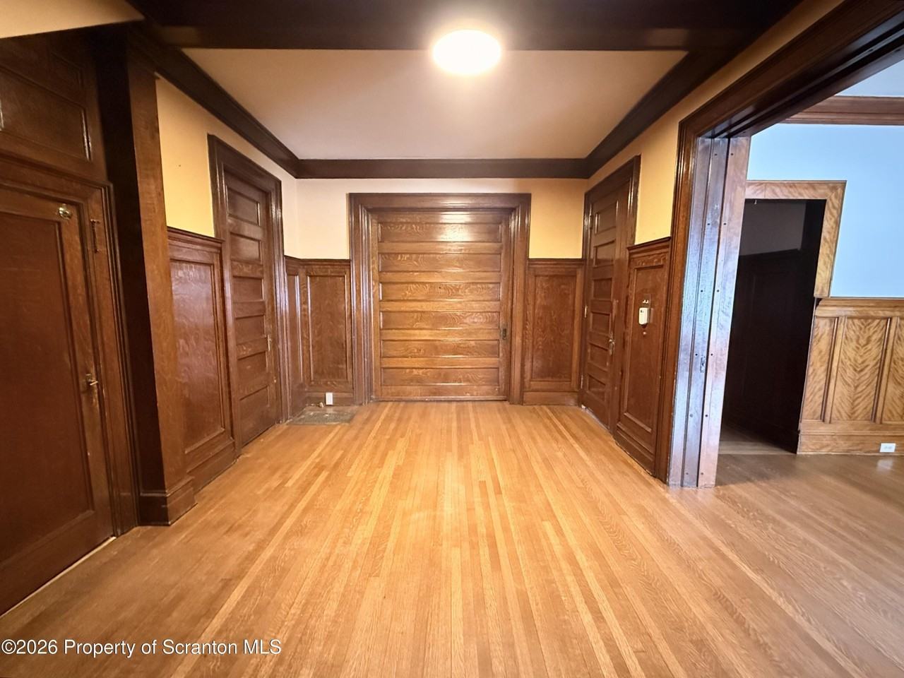 629 Clay Ave Apt 1st #1stFL - Photo 2 of 15