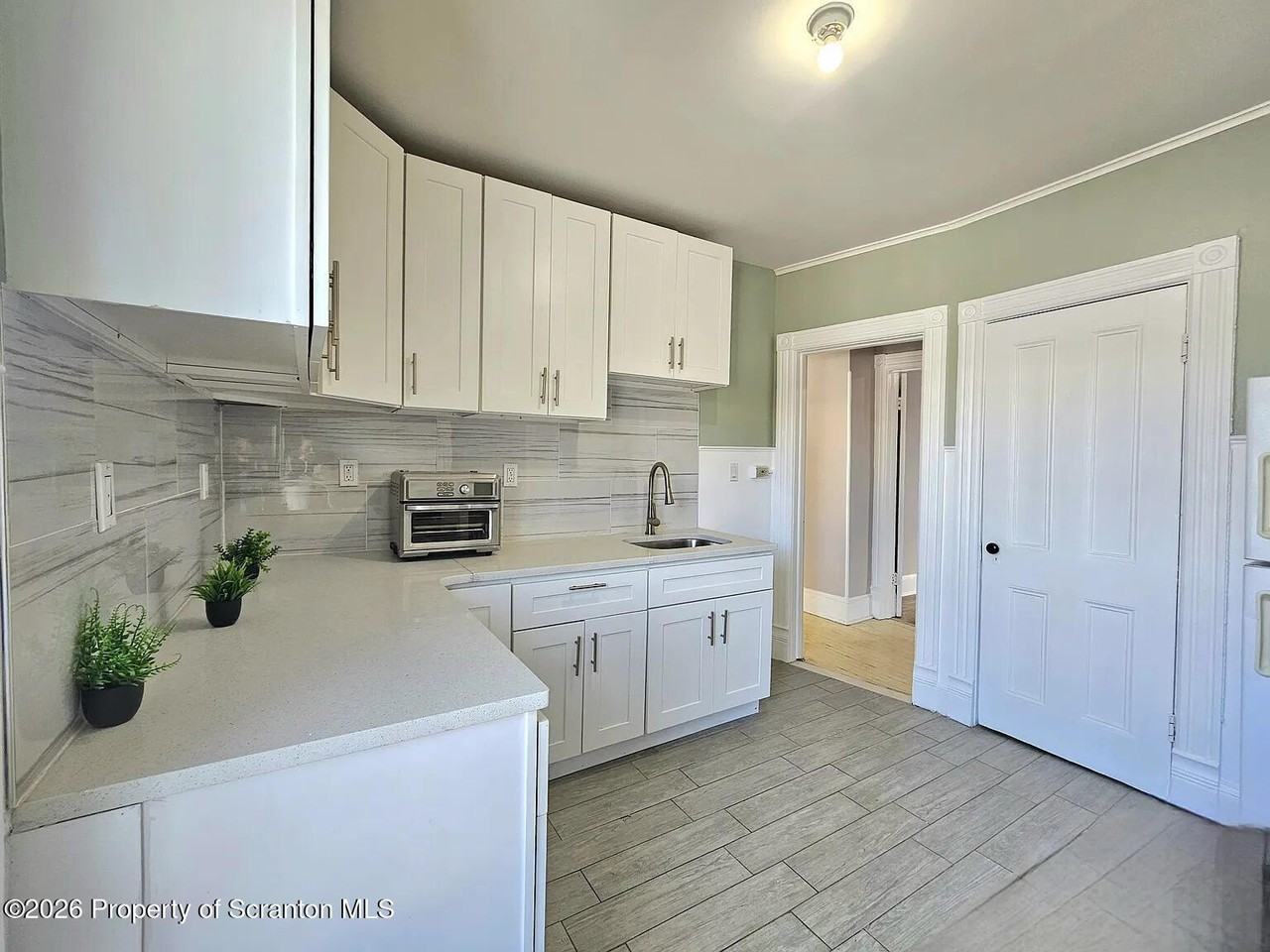 1615 Monsey Ave - Photo 5 of 10