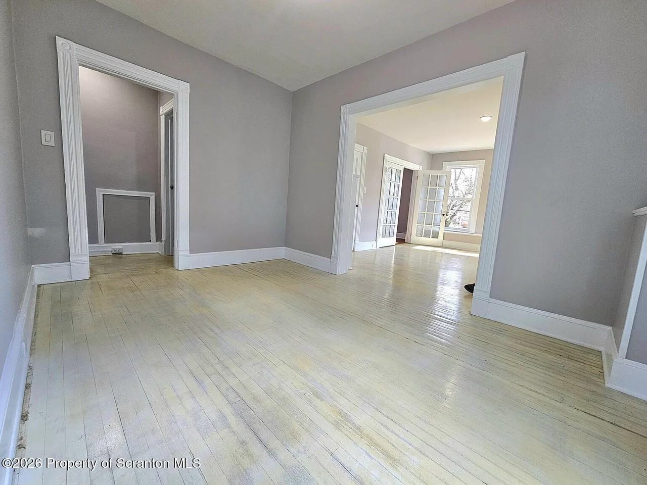 1615 Monsey Ave - Photo 7 of 10