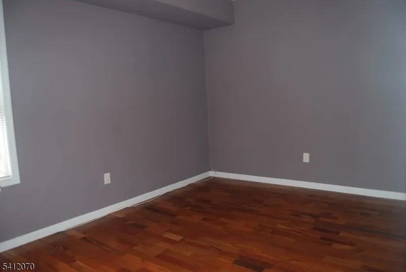 29 Alexander St #3 - Photo 4 of 6