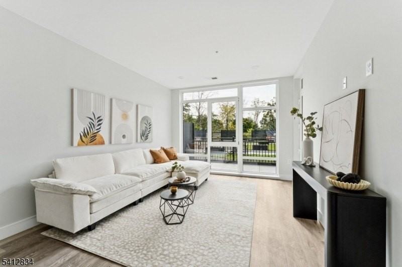 140 W Webster Ave #123