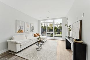 140 W Webster Ave #107 - Photo 1 of 1