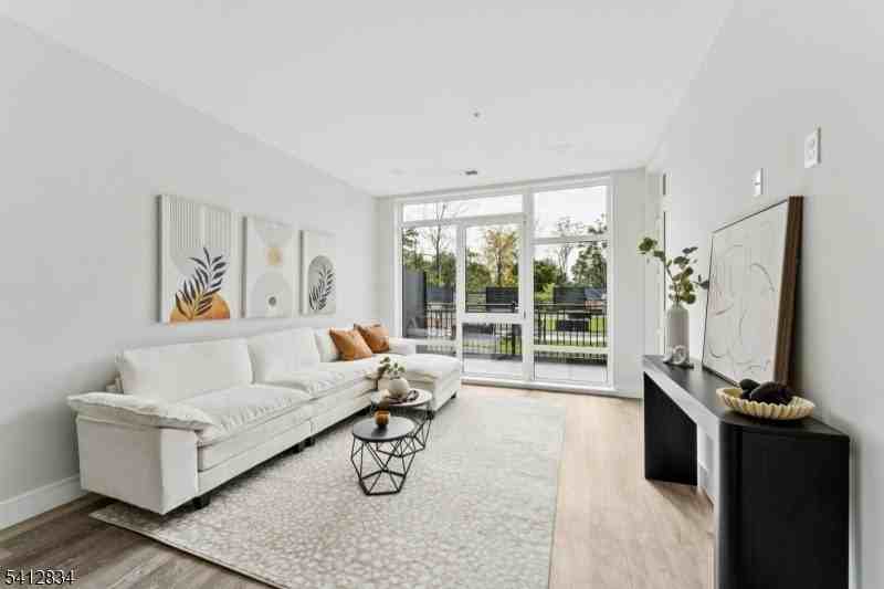 140 W Webster Ave #111