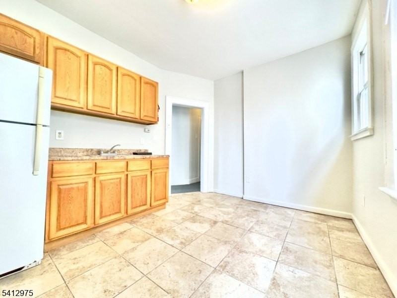 476 Grove St #2 - Photo 6 of 15