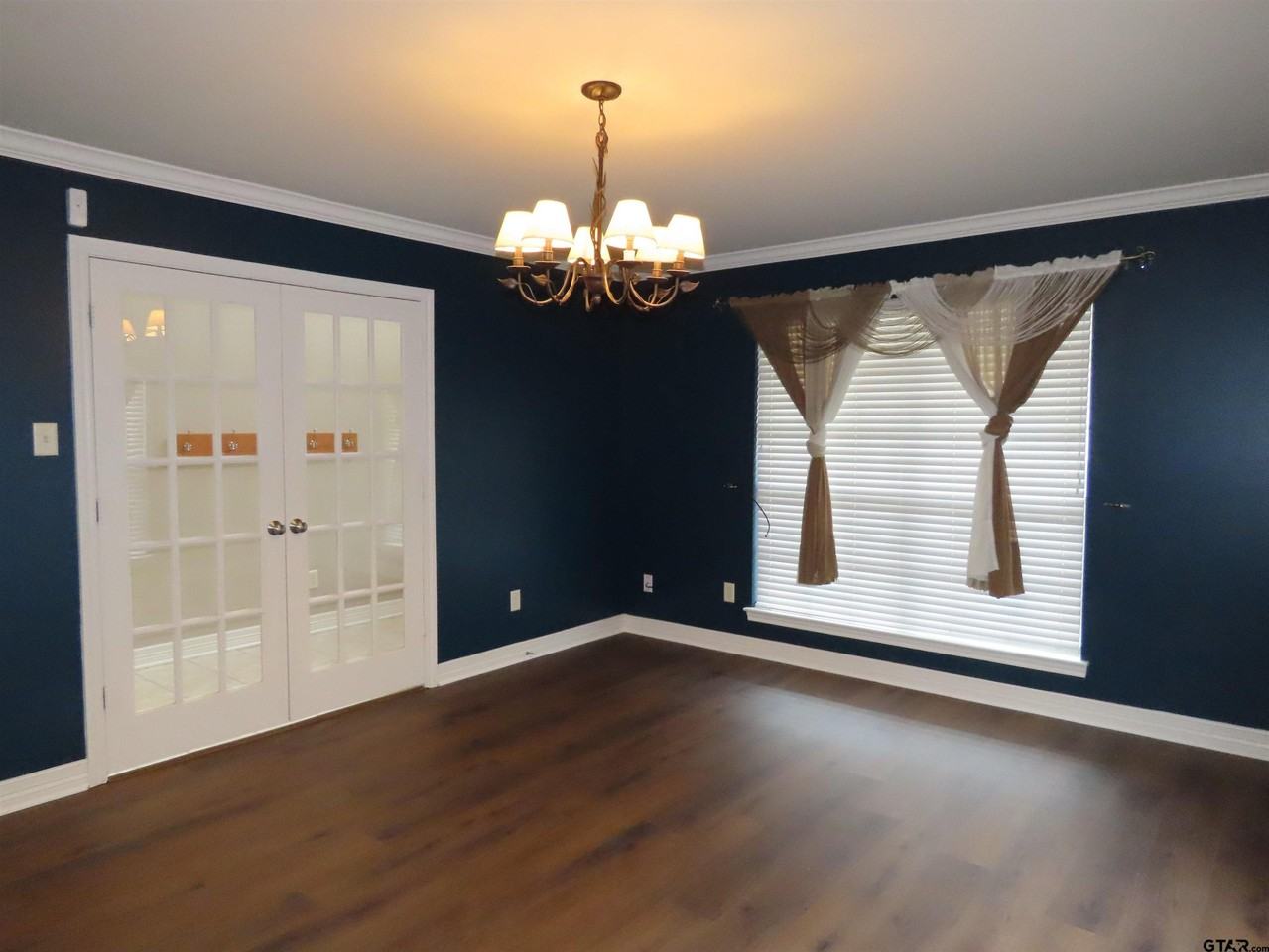 7336 Manassas Ln - Photo 7 of 37