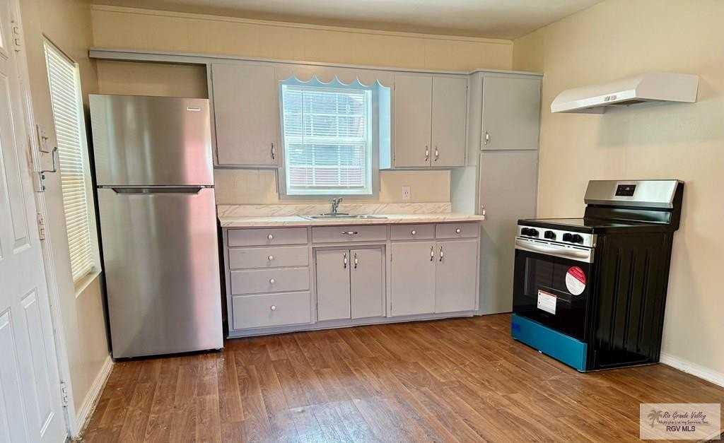 1623 W Washington St #B - Photo 2 of 9