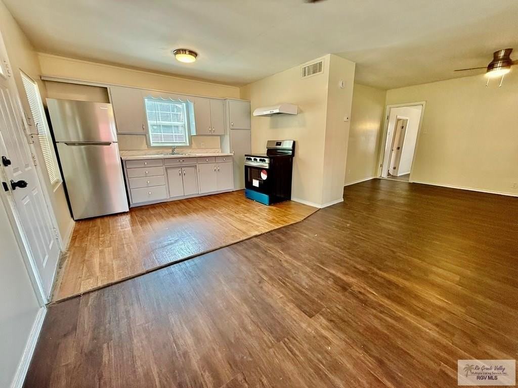 1623 W Washington St #B - Photo 3 of 9