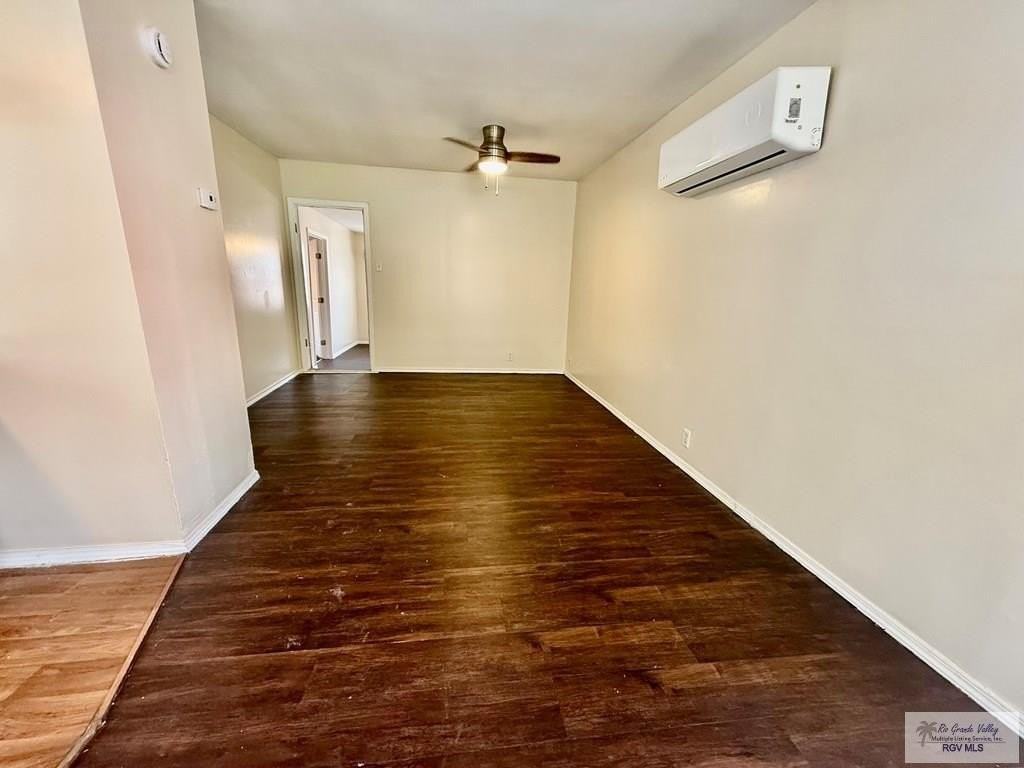 1623 W Washington St #B - Photo 4 of 9