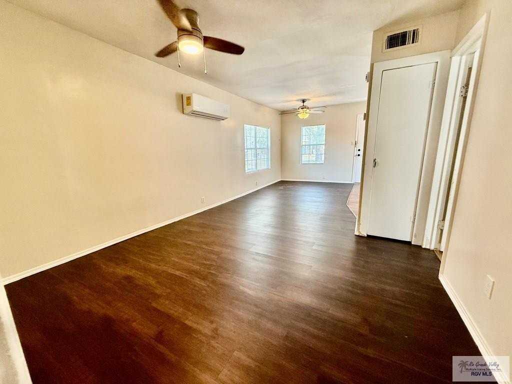 1623 W Washington St #B - Photo 5 of 9