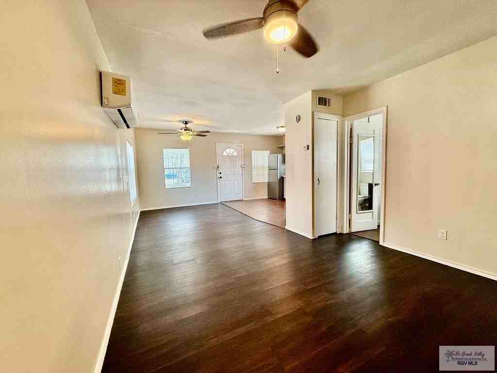 1623 W Washington St #B - Photo 7 of 9