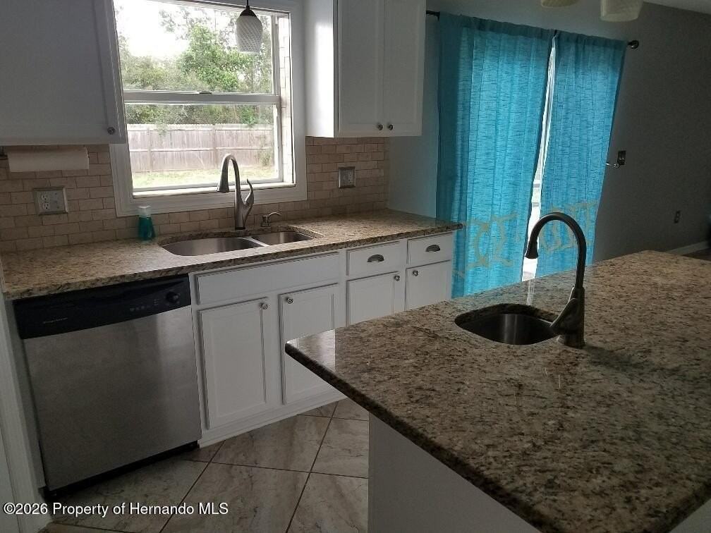 6289 Freeport Dr - Photo 7 of 29