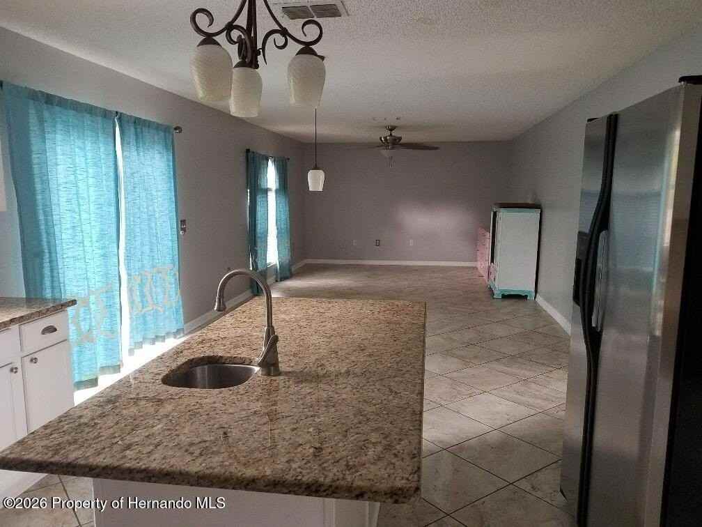 6289 Freeport Dr - Photo 7 of 29