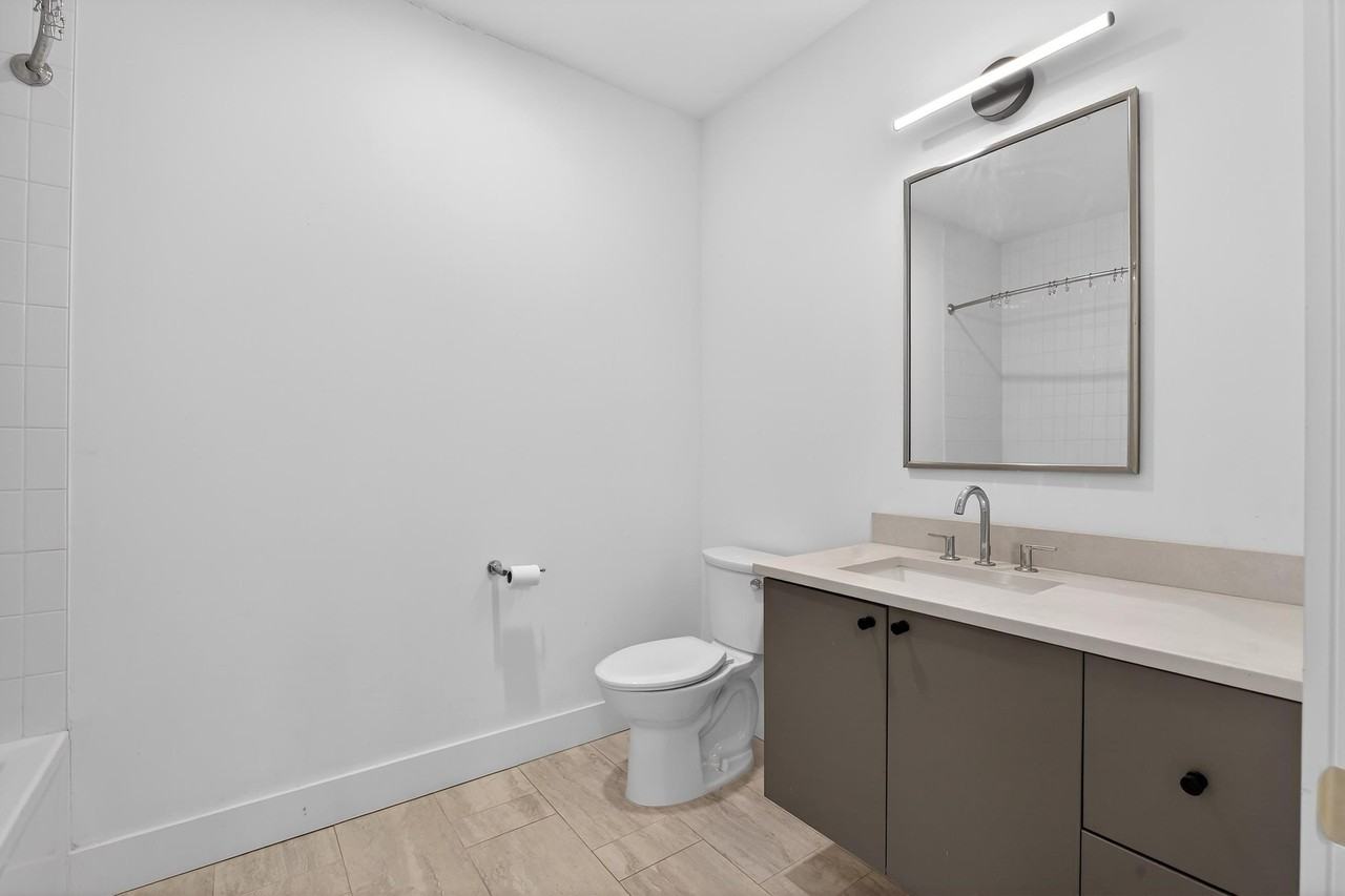 386 5th St #402 - Photo 7 of 14