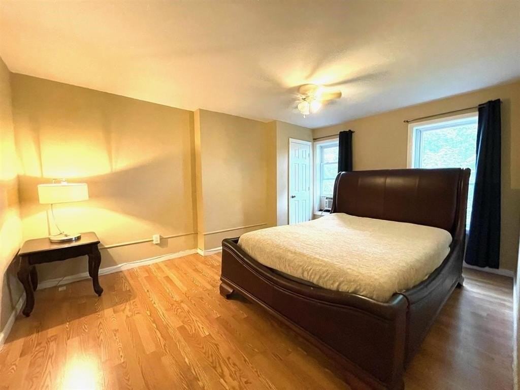 812 Grand St #3 - Photo 5 of 7