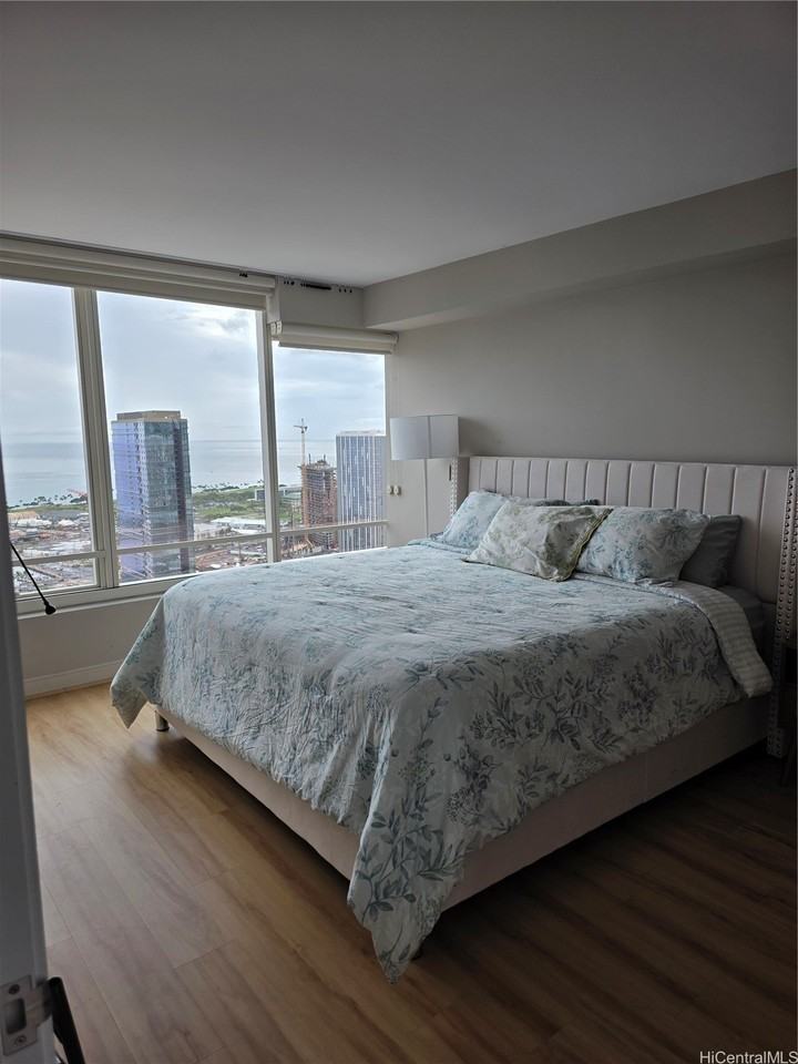 1009 Kapiolani Blvd Apt 4609 #4609 - Photo 4 of 9