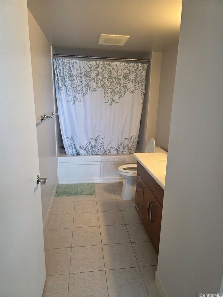 1009 Kapiolani Blvd Apt 4609 #4609 - Photo 5 of 9