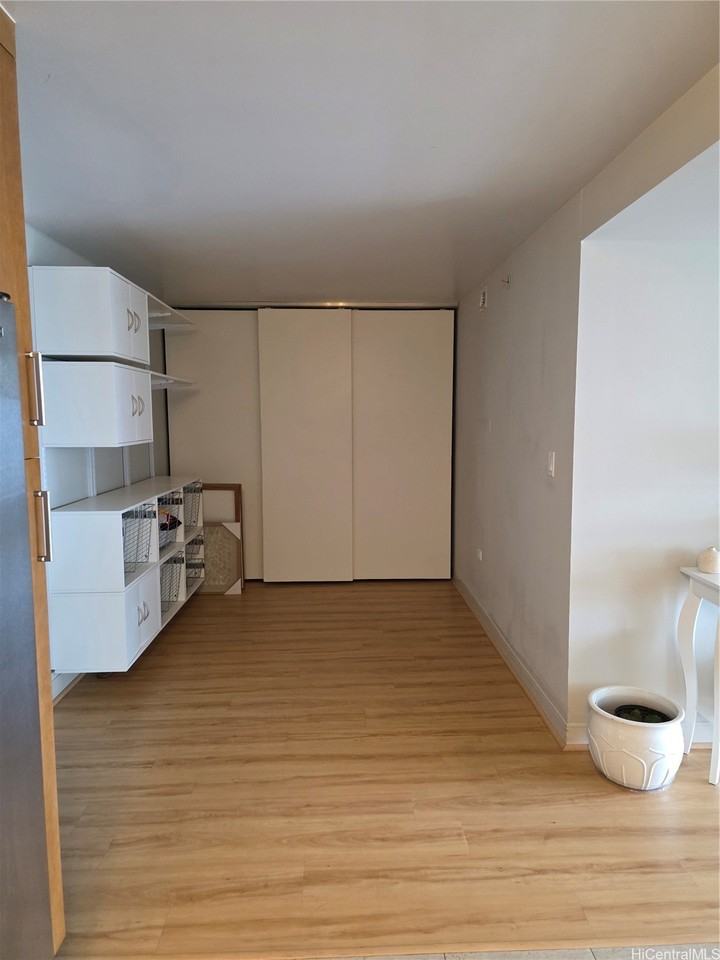 1009 Kapiolani Blvd Apt 4609 #4609 - Photo 6 of 9