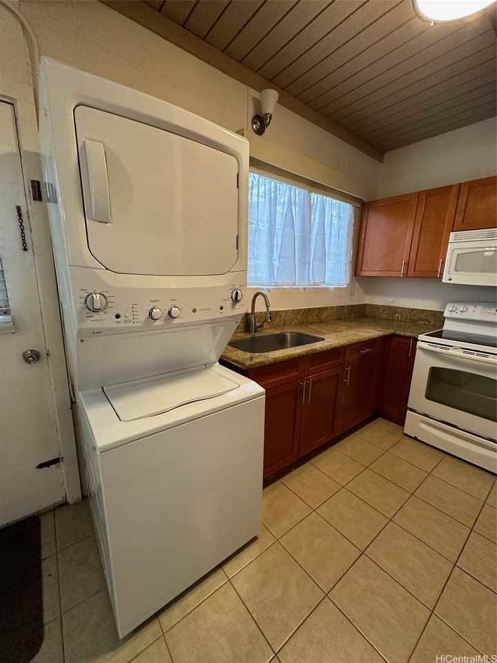 4894 Kilauea Ave Apt 3 - Photo 4 of 11