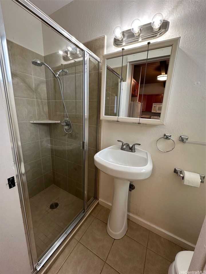 4894 Kilauea Ave Apt 3 - Photo 5 of 11