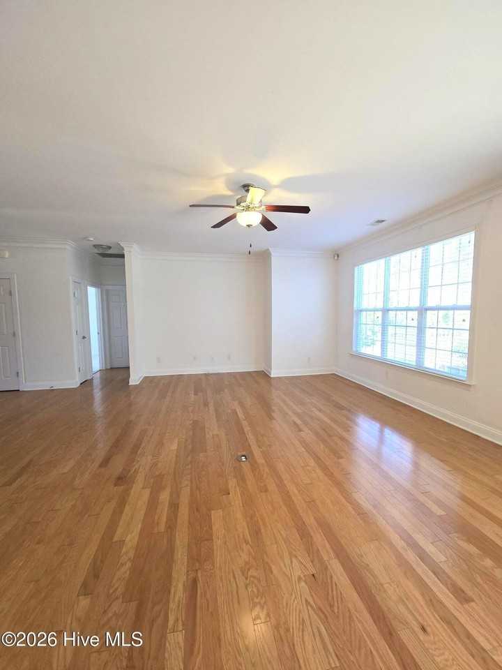 1105 Wyland Ct - Photo 3 of 36