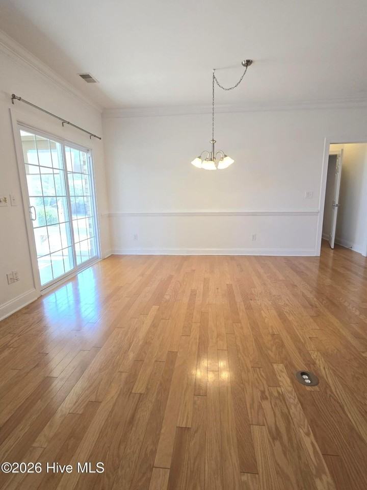 1105 Wyland Ct - Photo 4 of 36