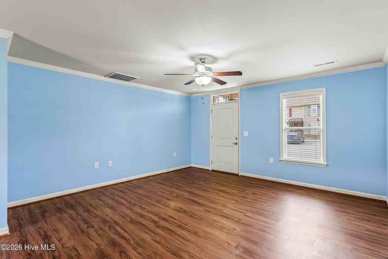 404 Sullivan Loop Rd - Photo 5 of 22