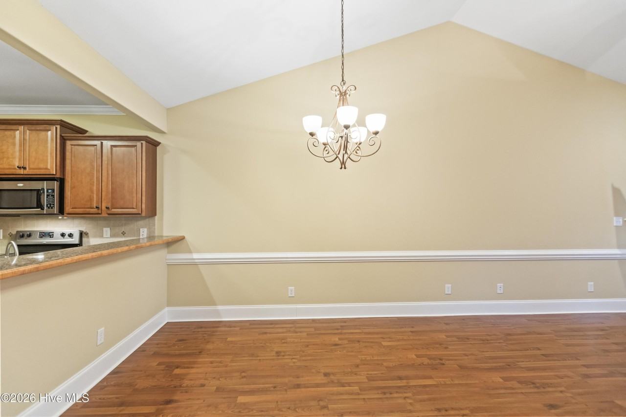 1624 Brook Hollow Dr Unit B - Photo 4 of 27