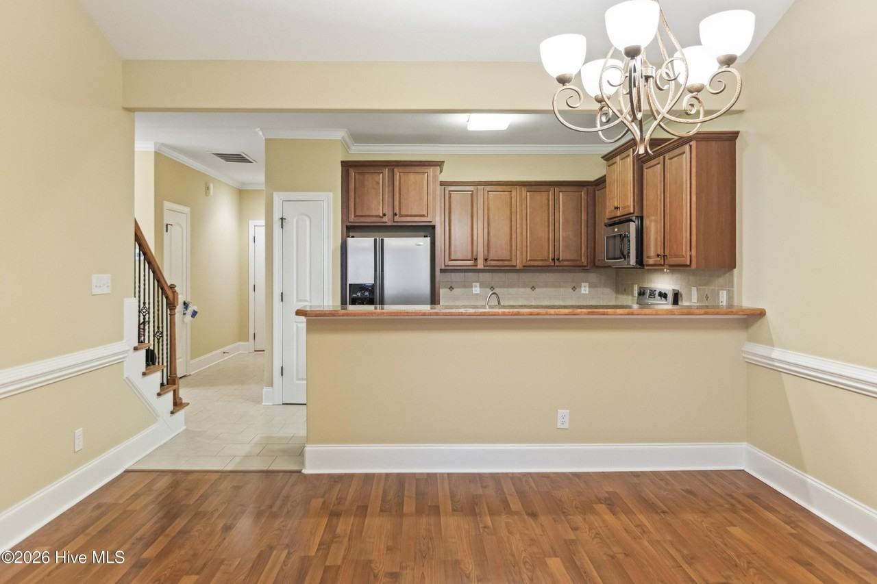 1624 Brook Hollow Dr Unit B - Photo 5 of 27