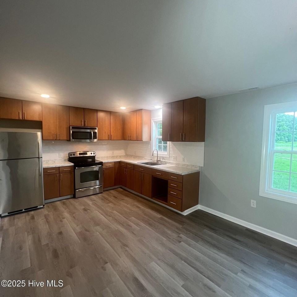 3651 Gallberry Rd - Photo 3 of 13