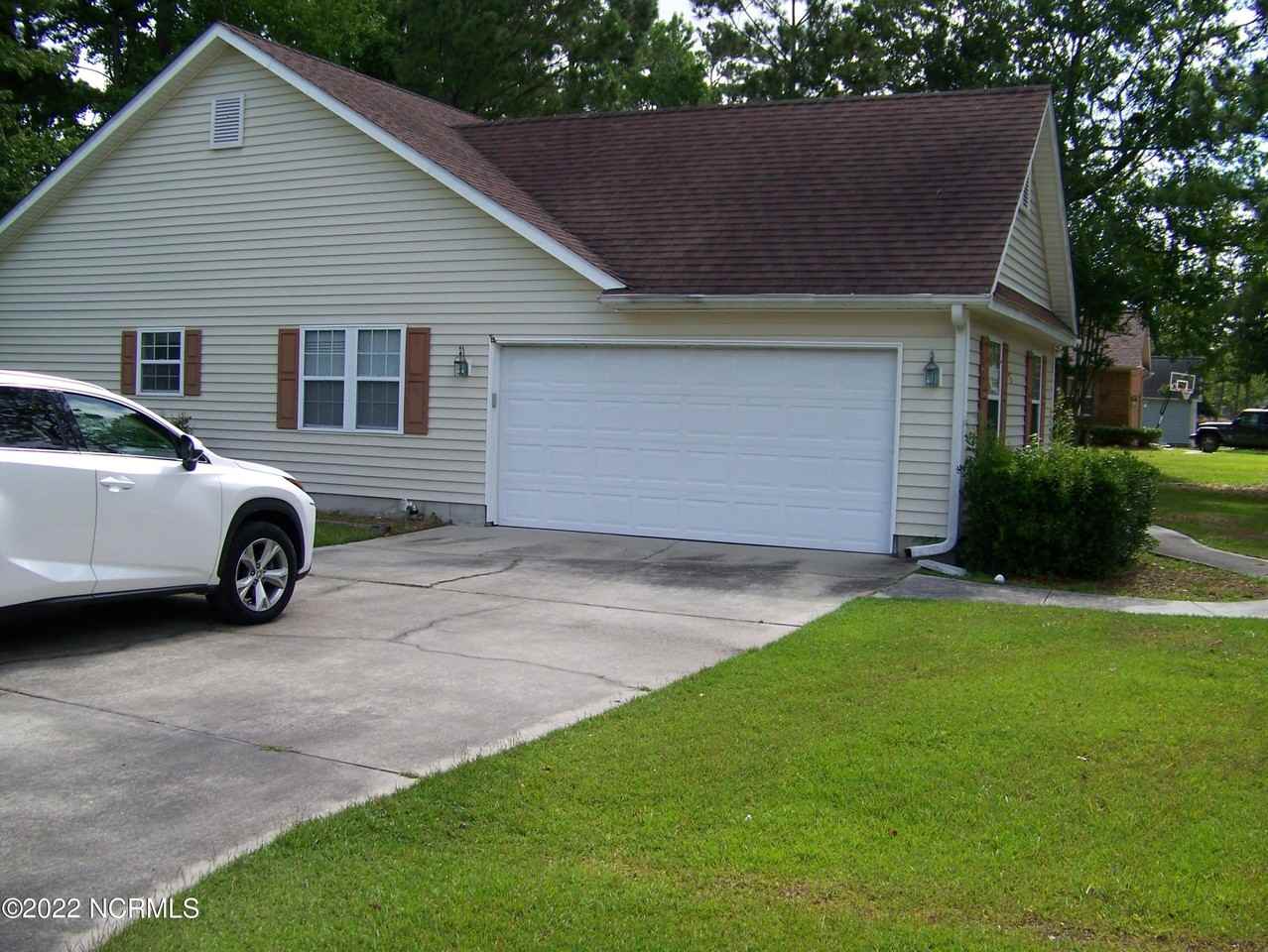 901 Lord Granville Dr - Photo 4 of 23