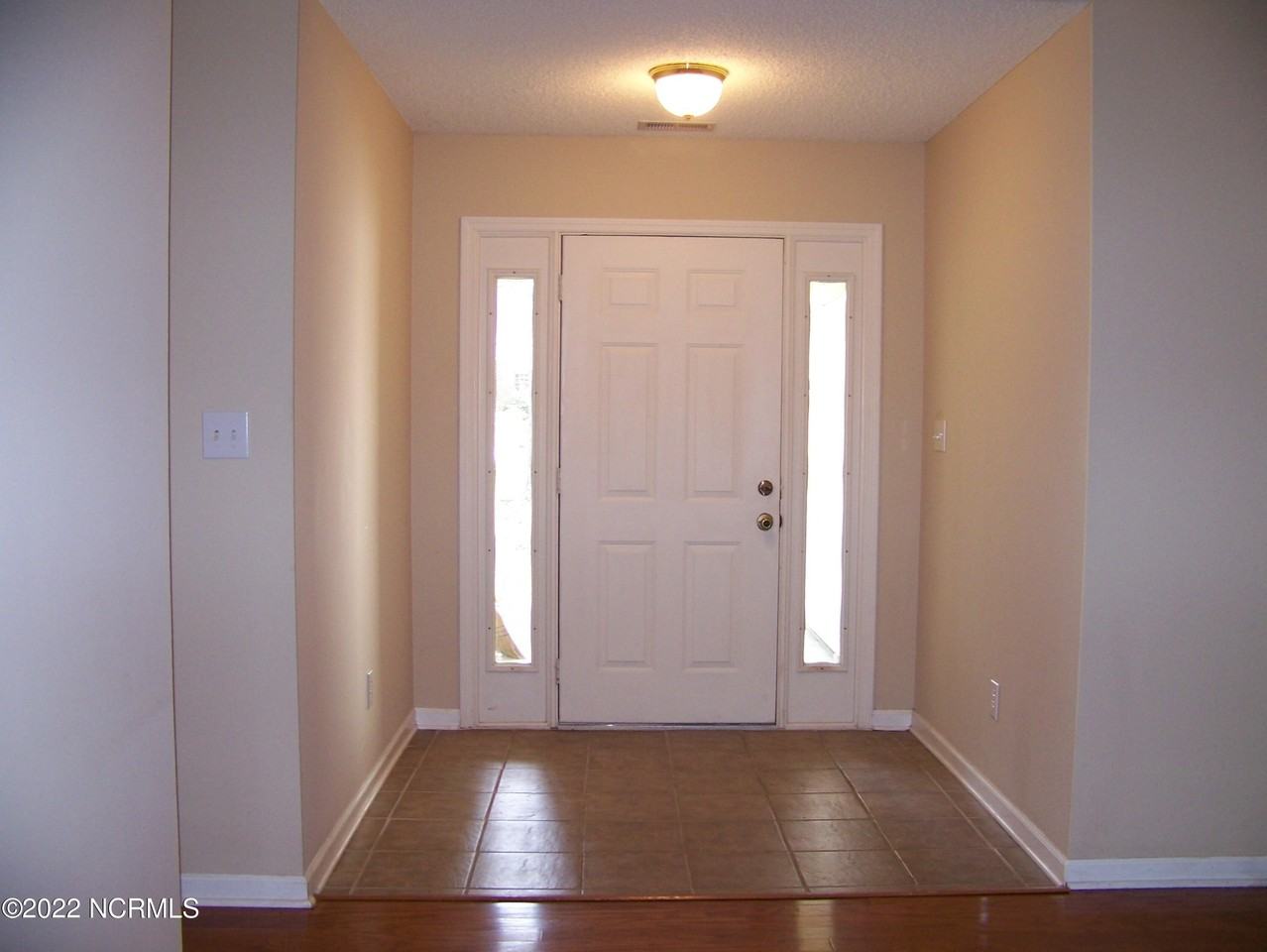 901 Lord Granville Dr - Photo 7 of 23