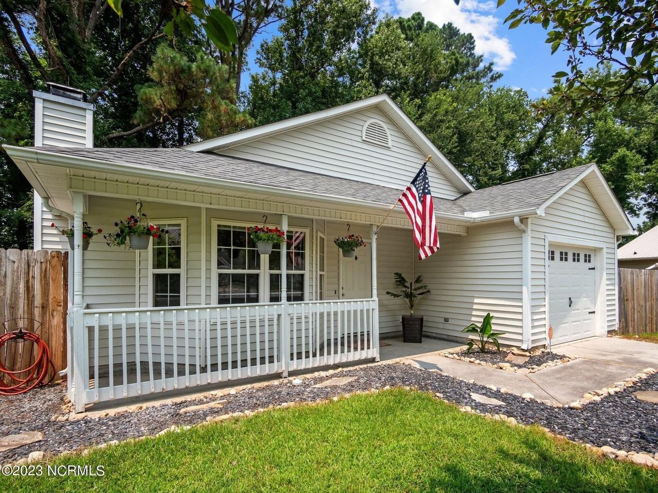 1212 Gerald Dr - Photo 2 of 43