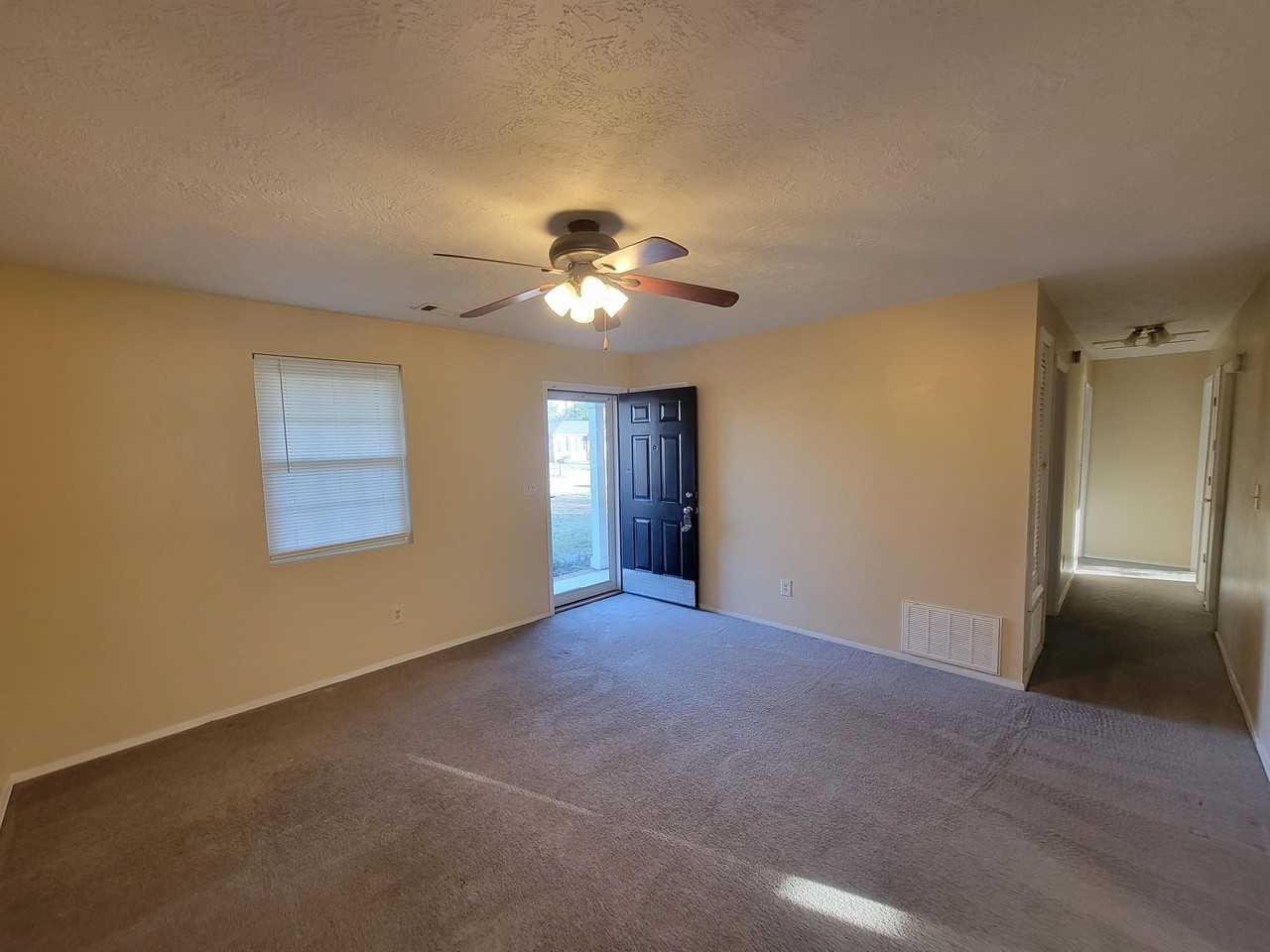 116 Magnolia Dr - Photo 2 of 22