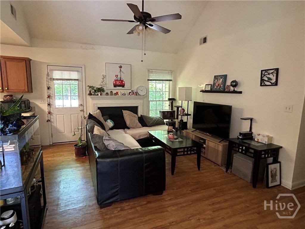 174 Spring Lake Dr - Photo 3 of 11