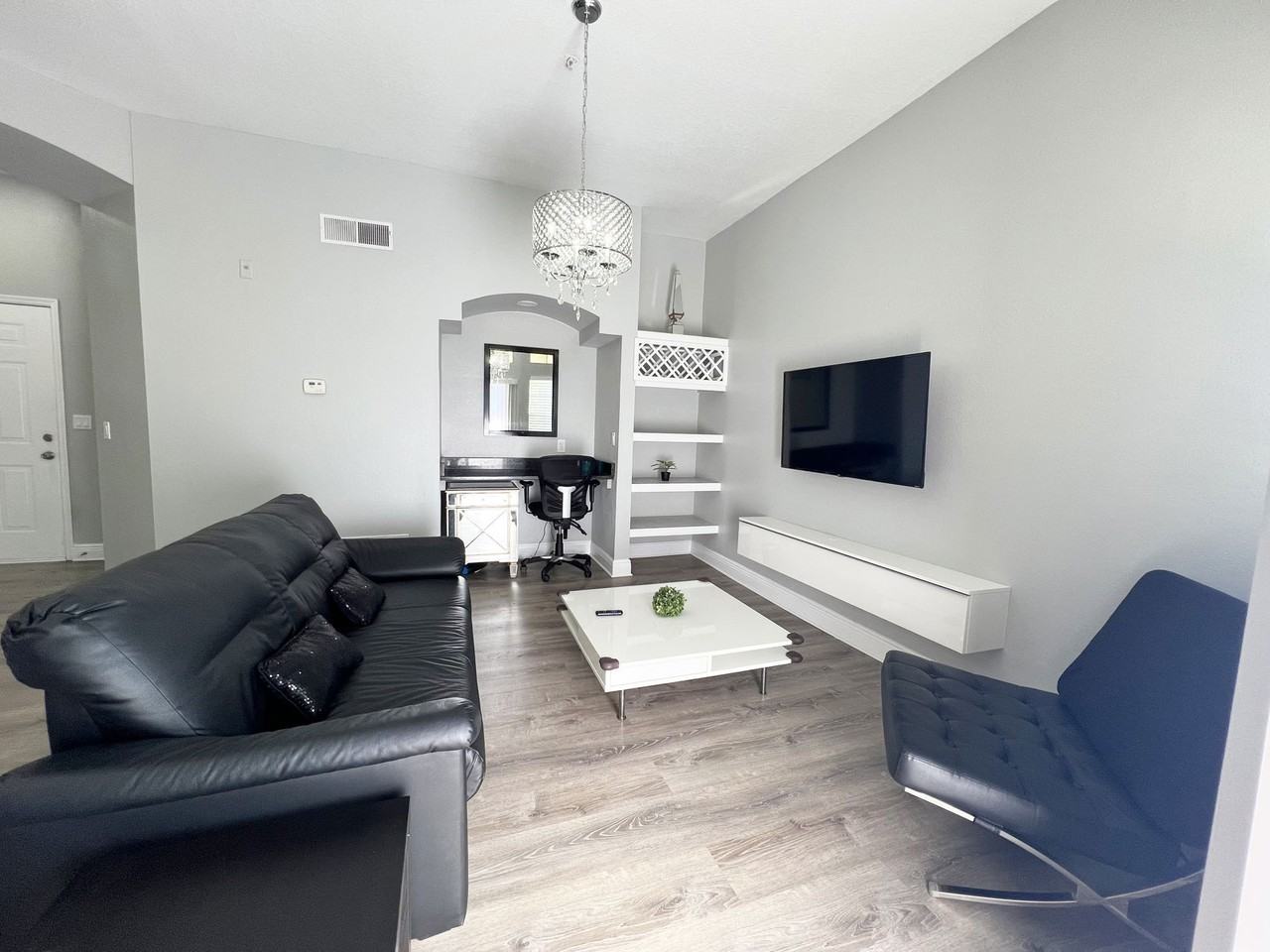 Westpointe Blvd #1435 - Photo 2 of 8