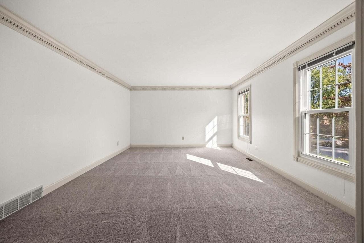 3397 Lyon Dr - Photo 4 of 30