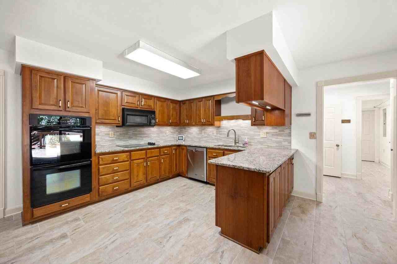 3397 Lyon Dr - Photo 5 of 30