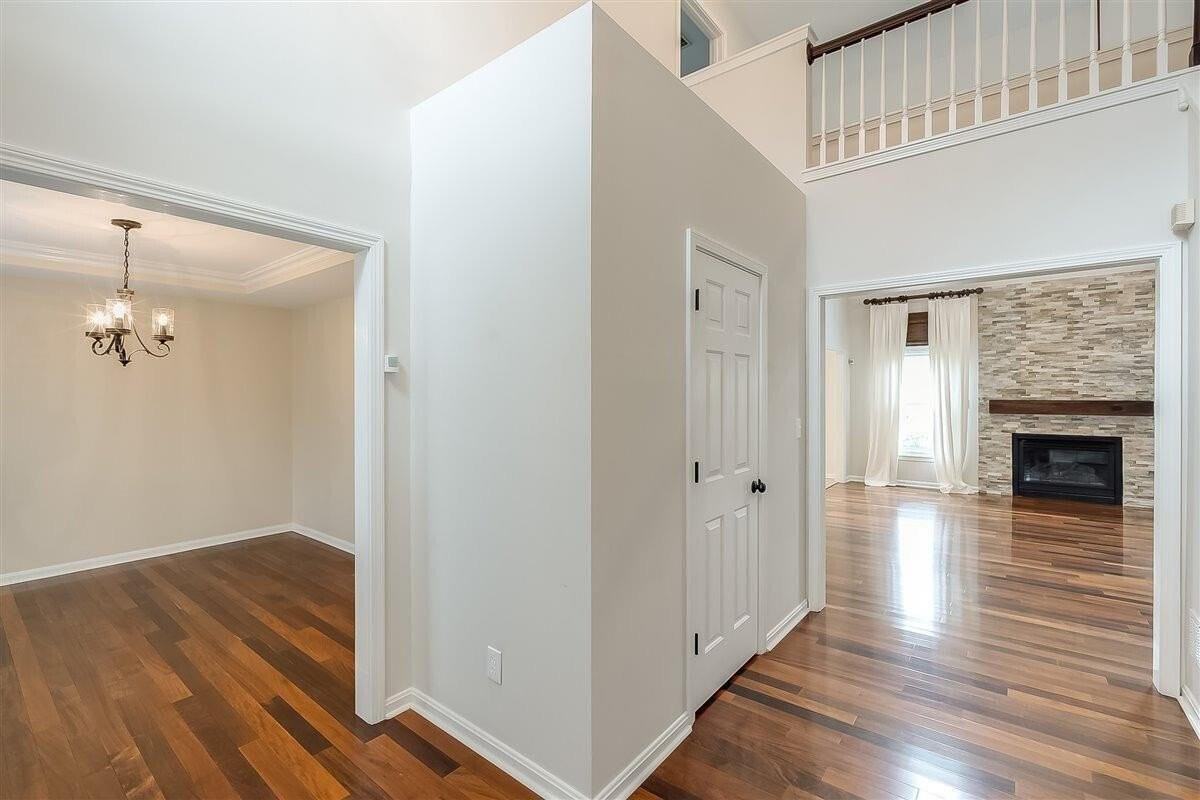 604 Hunters Green Ct - Photo 5 of 33