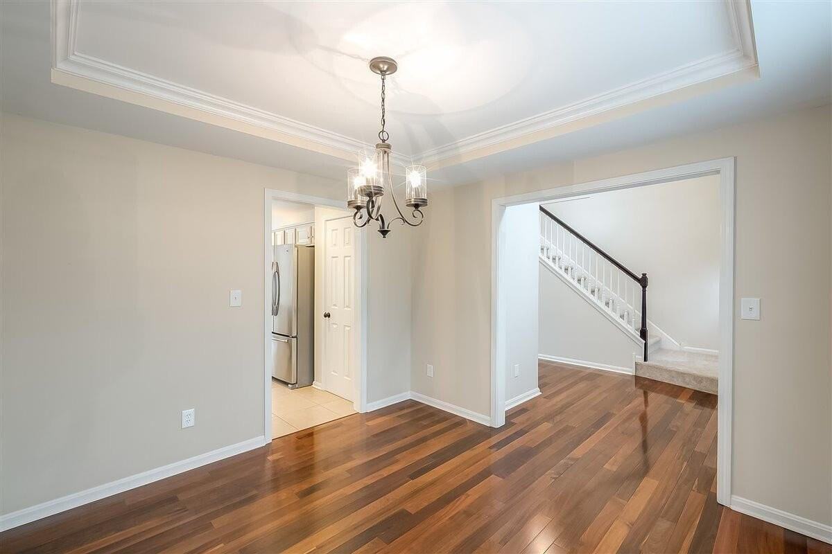 604 Hunters Green Ct - Photo 7 of 33