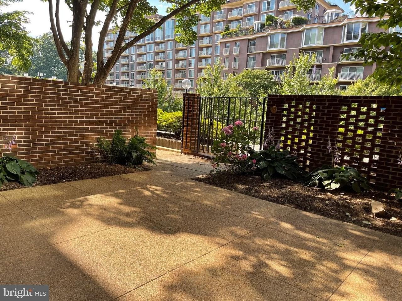 520 N St Sw - Photo 2 of 50