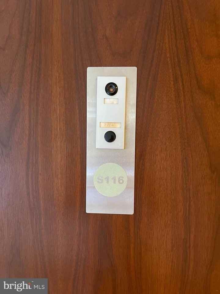 520 N St Sw - Photo 3 of 50