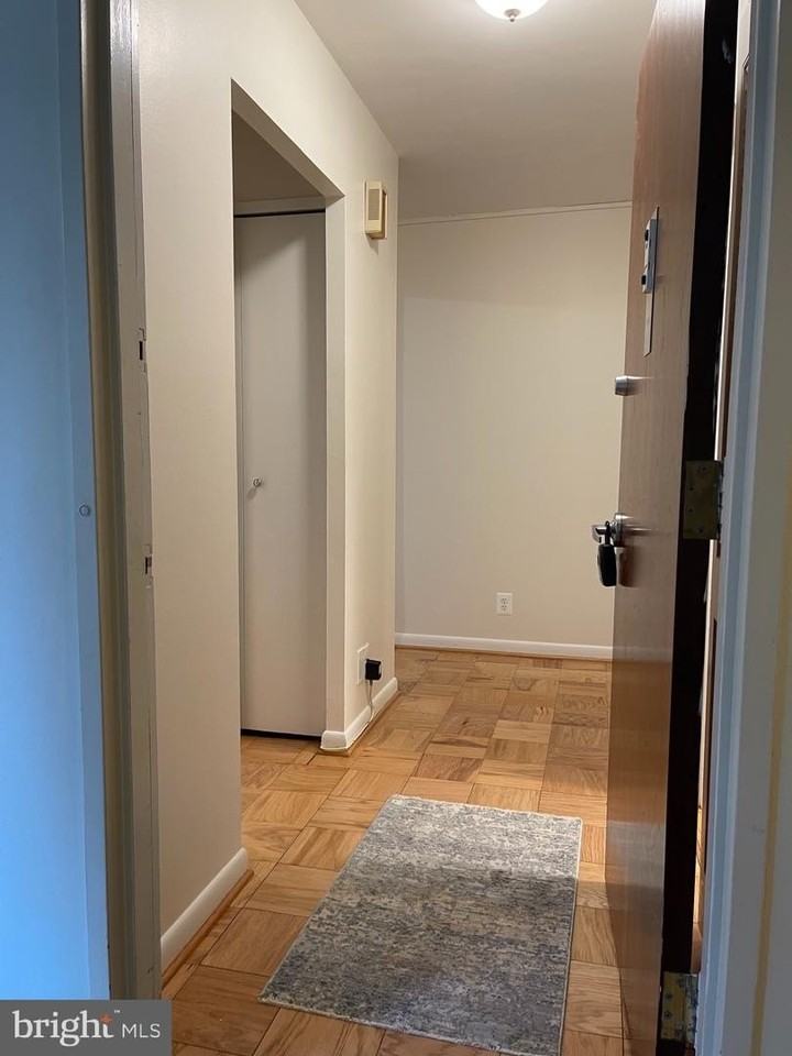 520 N St Sw - Photo 4 of 50