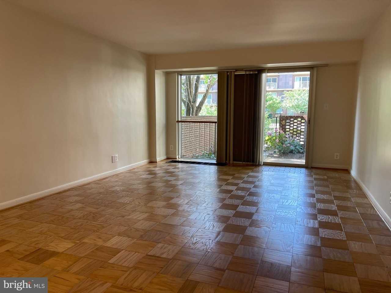 520 N St Sw - Photo 5 of 50