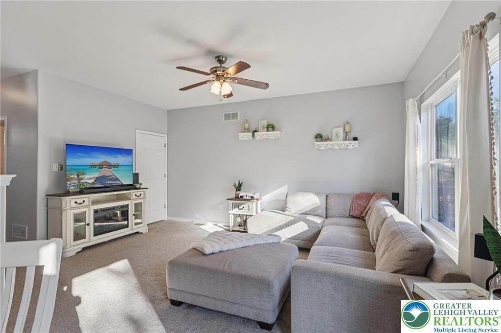 1055 King Way - Photo 6 of 38