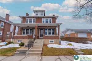 featured image of 1729 W Greenleaf St