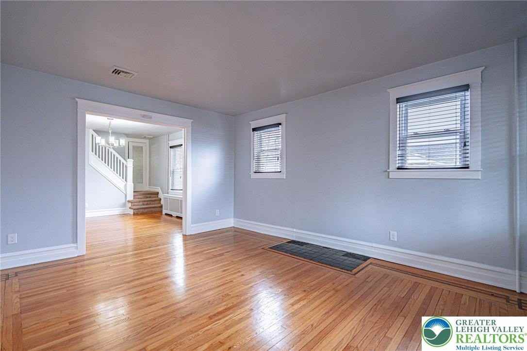 1729 W Greenleaf St - Photo 4 of 37