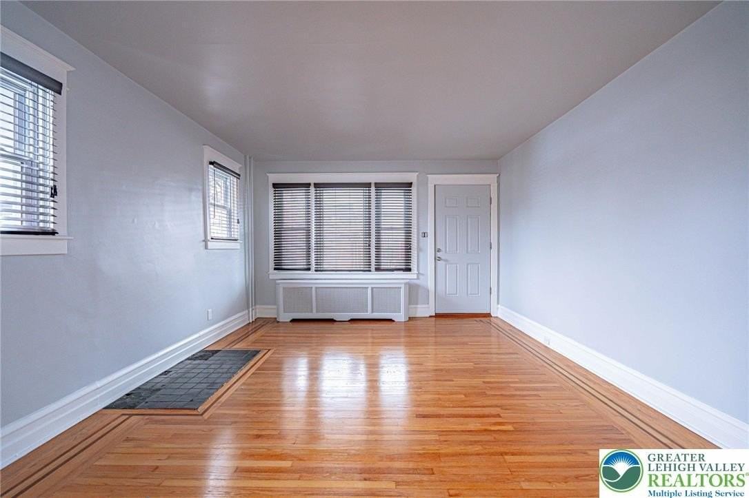 1729 W Greenleaf St - Photo 5 of 37